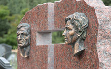 Selivanov V. / Kramarenko memorial at Troekurovo / bronze, granite / 2021