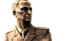  Selivanov V. / Colonel-General Odintsov tombstone / bronze / granite / 2012